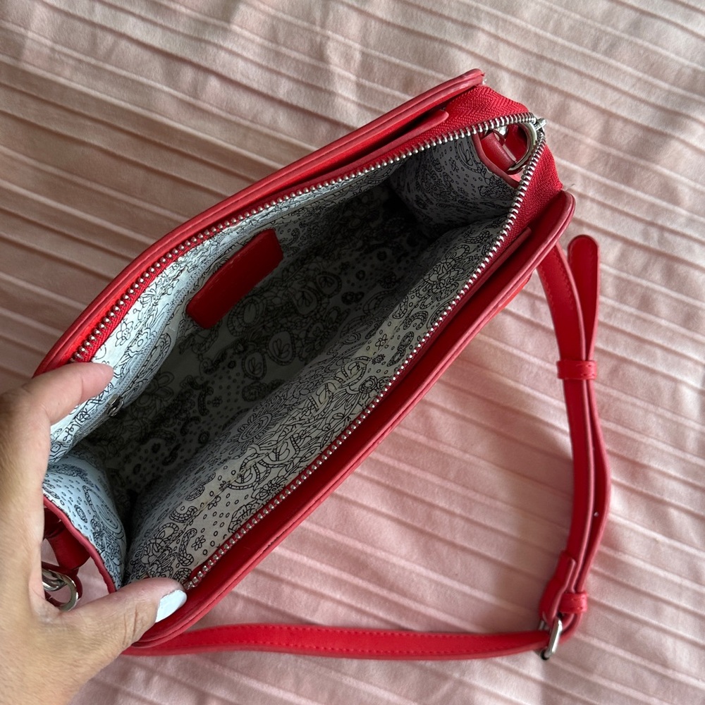 Red Crossbody Shoulder Bag - Classic Women's Handbag - Picture 6 of 7